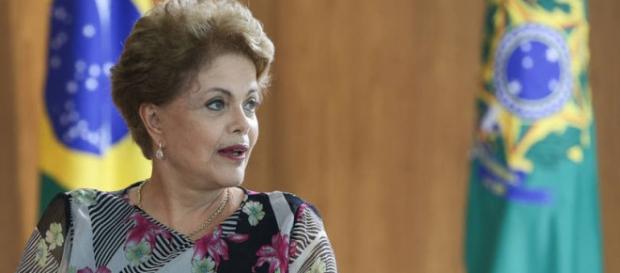 Dilma Rousseff primeira presidente afastada do Brasil Dilma Rousseff primeira presidente afastada do Brasil