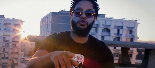 FK est un artiste hip-hop franco-ivoirien venu de Nantes. FK est un artiste hip-hop franco-ivoirien venu de Nantes.