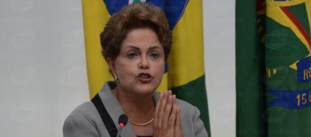 Ser mulher pode ter influenciado processo de Dilma Ser mulher pode ter influenciado processo de Dilma