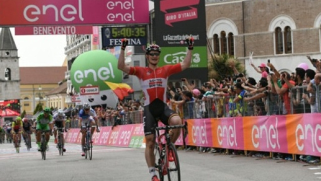 La volata di Andr&egrave; Greipel - Foto Ansa/Peri