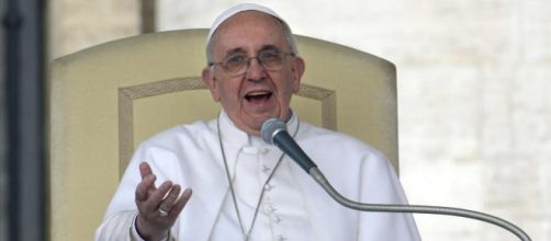 Papa Francesco durante un'udienza (immagine tratta dal web)