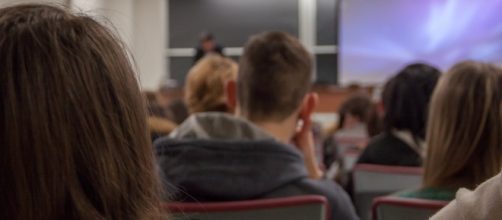 Ultime notizie scuola, giovedì 12 maggio 2016: marijuana tra i banchi, scontro sindaco-Consiglio d'Istituto