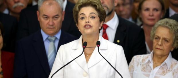Após decisão no Senado Federal, presidente Dilma Rousseff ficará afastada por 180 dias. Após decisão no Senado Federal, presidente Dilma Rousseff ficará afastada por 180 dias.