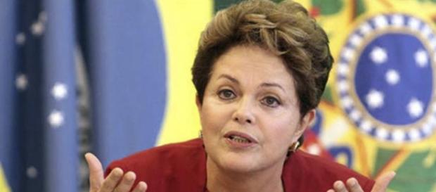 Dilma Roussef, suspendida en Brasil Dilma Roussef, suspendida en Brasil