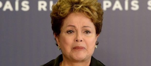 Dilma Rousseff é afastada da presidência Dilma Rousseff é afastada da presidência