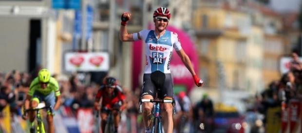 El belga Tim Wellens se impuso en solitario en la sexta etapa del Giro en el alto de Roccaraso El belga Tim Wellens se impuso en solitario en la sexta etapa del Giro en el alto de Roccaraso