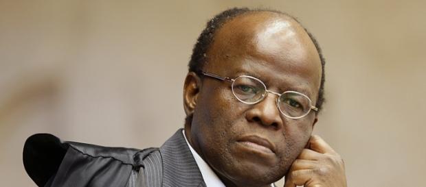 Joaquim Barbosa critica impeachment de Dilma Rousseff Joaquim Barbosa critica impeachment de Dilma Rousseff