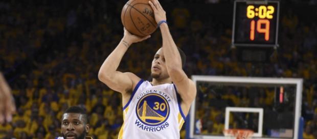 Stephen Curry anotó el triple decisivo para que Golden State avance a la final de la Conferencia Oeste Stephen Curry anotó el triple decisivo para que Golden State avance a la final de la Conferencia Oeste