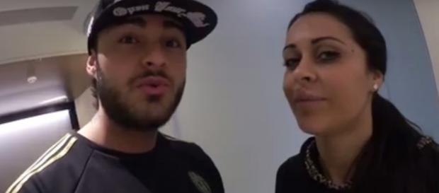 Dans la seconde saison de leur websérie, Shanna et Thibault visitent l'Asie. Dans la seconde saison de leur websérie, Shanna et Thibault visitent l'Asie.