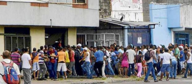 Saccheggi, fame, disperazione in Venezuela Saccheggi, fame, disperazione in Venezuela