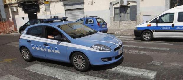 Tre malviventi rapinano un bar a Monterusciello, Pozzuoli Tre malviventi rapinano un bar a Monterusciello, Pozzuoli