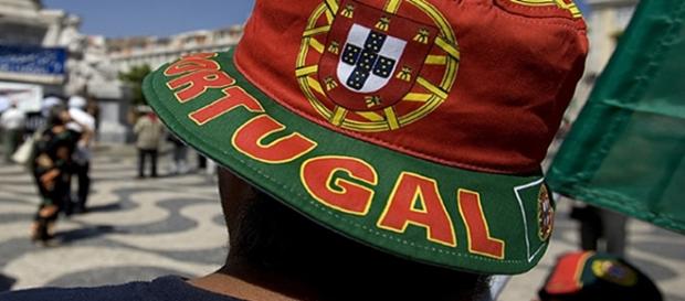 Governo vai criar rede de estruturas de apoio aos emigrantes Governo vai criar rede de estruturas de apoio aos emigrantes