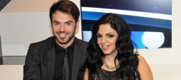 O jovem casal tem casamento marcado O jovem casal tem casamento marcado