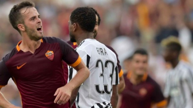 Miralem Pjanic con la maglia della Roma