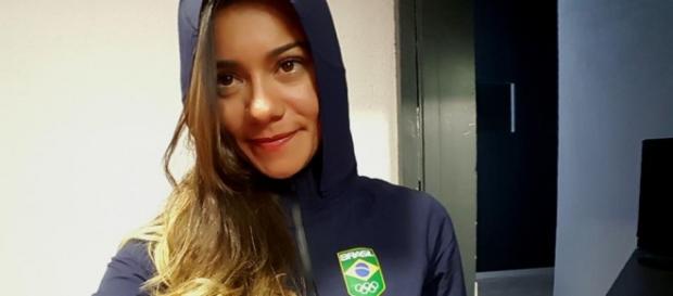 Brasileira mora e treina marcha atlética no Equador Brasileira mora e treina marcha atlética no Equador