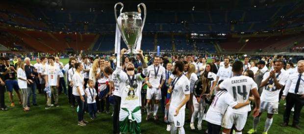 EL REAL DE MADRID CELEBRANDO LA UNDECIMA EL REAL DE MADRID CELEBRANDO LA UNDECIMA