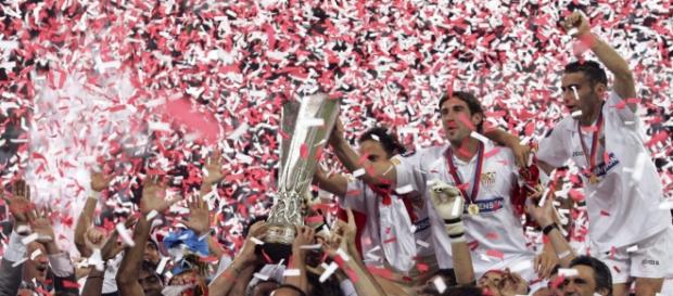 El Sevilla celebrando la Europa League El Sevilla celebrando la Europa League