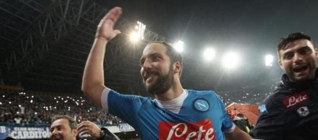 Higuaín, 'cappocanoniere' y récord de goles en Italia Higuaín, 'cappocanoniere' y récord de goles en Italia