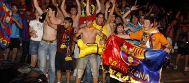 lOS CULÉS DE CELEBRACIÓN DESPUÉS DE HACERSE CON EL TITULO DE LIGA lOS CULÉS DE CELEBRACIÓN DESPUÉS DE HACERSE CON EL TITULO DE LIGA