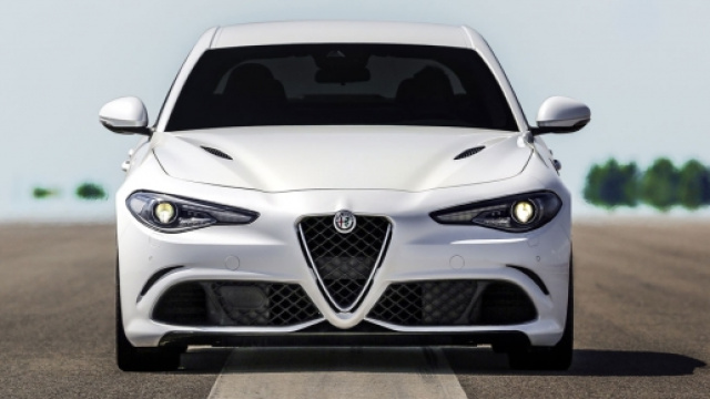La nuova Alfa Romeo Giulia Bianca
