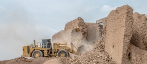 L'ISIS ha spianato con bulldozer le antiche mura di Ninive