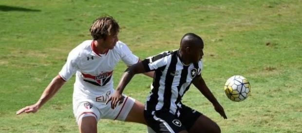 Comentarista fez críticas ao setor ofensivo do Botafogo Comentarista fez críticas ao setor ofensivo do Botafogo