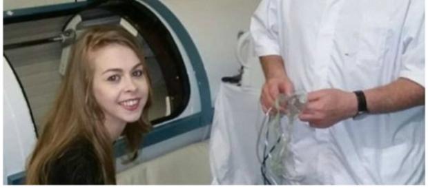 Kirsty tem feito vários tratamentos mas nada resulta Kirsty tem feito vários tratamentos mas nada resulta
