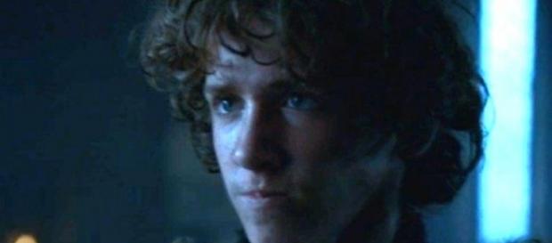 Rickon sendo entregue a Ramsey Bolton. Rickon sendo entregue a Ramsey Bolton.