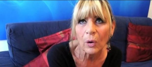 Uomini e Donne: Gemma Galgani alle strette, problemi per Luca Uomini e Donne: Gemma Galgani alle strette, problemi per Luca