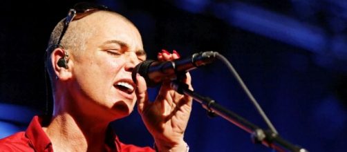 Sinead O'Connor annuncia il suicidio, ma per ora è salva.