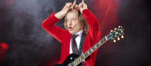AC/DC actualmente se encuentra de gira con Axl Rose como vocalista AC/DC actualmente se encuentra de gira con Axl Rose como vocalista