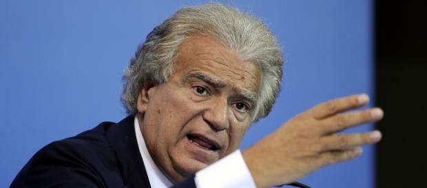 Denis Verdini a Cosenza. Fonte:http://www.wallstreetitalia.com/alleato-governo-verdini-imputato-per-crac-credito-cooperativo/ Denis Verdini a Cosenza. Fonte:http://www.wallstreetitalia.com/alleato-governo-verdini-imputato-per-crac-credito-cooperativo/