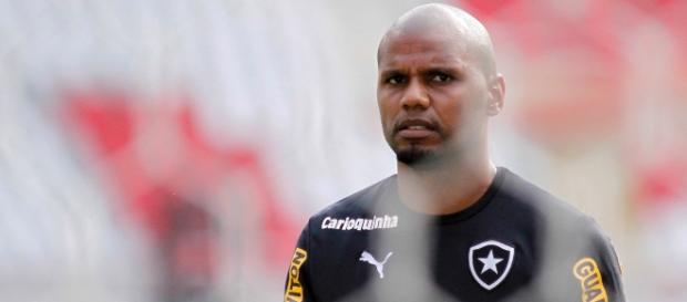Goleiro Jefferson deve ficar três meses de molho Goleiro Jefferson deve ficar três meses de molho