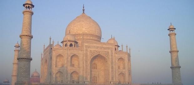 Inde-Taj Mahal à Agra - Mausolée en marbre blanc Inde-Taj Mahal à Agra - Mausolée en marbre blanc