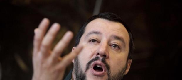 Nuovo attacco di Salvini ai centri sociali Nuovo attacco di Salvini ai centri sociali