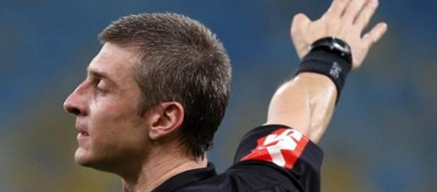 O gaúcho Anderson Daronco, juiz que mais apitou em 2015, só vai estrear na 3ª rodada neste ano O gaúcho Anderson Daronco, juiz que mais apitou em 2015, só vai estrear na 3ª rodada neste ano