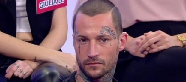 Uomini e Donne, Manuel chiede scusa ai fan: il post su Facebook Uomini e Donne, Manuel chiede scusa ai fan: il post su Facebook