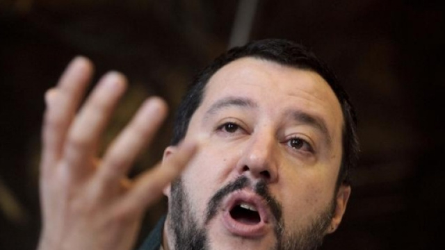 Nuovo attacco di Salvini ai centri sociali