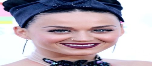 Katy Perry lascia senza parole a Cannes.