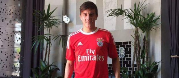 Benfica quer utilizar o jogador de 21 anos pelo qual gastou R$ 16,5 milhões em setembro (Foto: Divulgação/SL Benfica) Benfica quer utilizar o jogador de 21 anos pelo qual gastou R$ 16,5 milhões em setembro (Foto: Divulgação/SL Benfica)