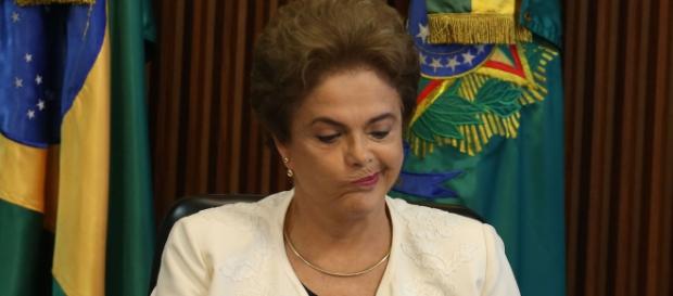 Dilma Rousseff, presidente afastada por 180 dias. Dilma Rousseff, presidente afastada por 180 dias.