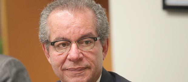 Senador foi companherio de luta de Dilma Senador foi companherio de luta de Dilma