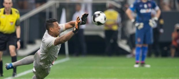 Sidão defendendo pênalti na semifinal do Paulista contra o Corinthians Sidão defendendo pênalti na semifinal do Paulista contra o Corinthians