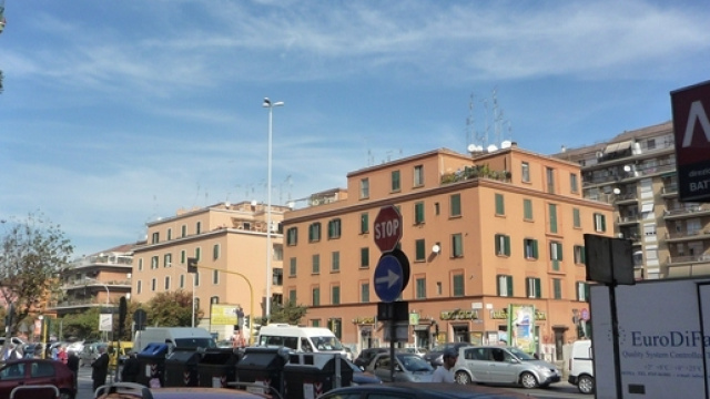 La fermata della metro Numidio Quadrato, poco distante dal luogo dei fatti
