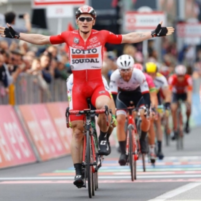 André Greipel celebra su tercera victoria en la 99 edición del Giro de Italia