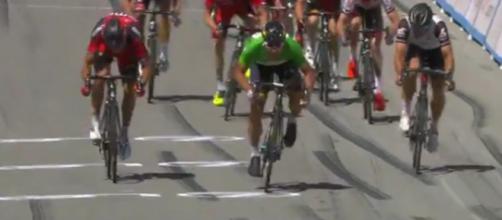 Lo sprint tra Sagan e Van Avermaet