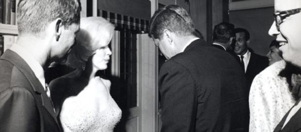 Marilyn Monroe și John Kennedy Marilyn Monroe și John Kennedy