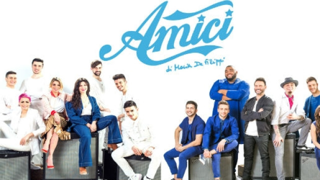 Logo Amici di Maria De Filippi