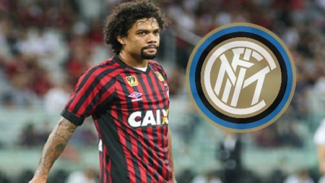 Otavio, centrocampista centrale dell'Atletico Paranense