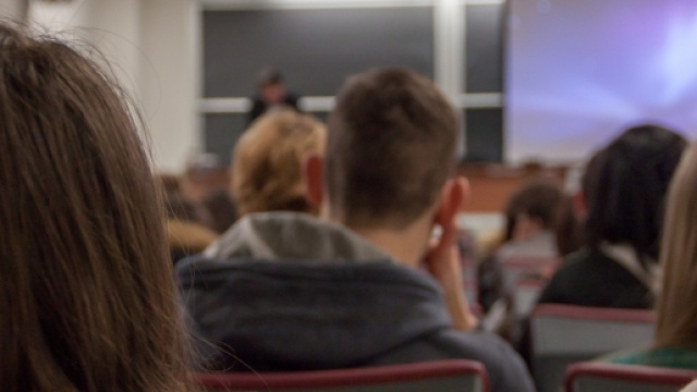 Ultime notizie scuola, gioved&igrave; 19 maggio 2016: docente nei guai per un film